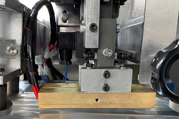 三伺服枕式丝瓜视频污污污污與物料接觸部位采用30不鏽鋼製