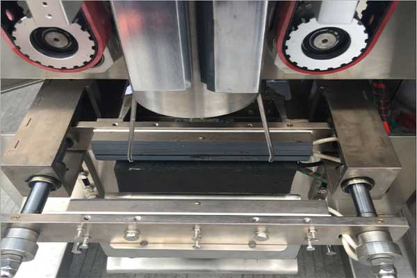 立式丝瓜视频污污污污的操作步驟及注意事項對於設備操作人員至關重要